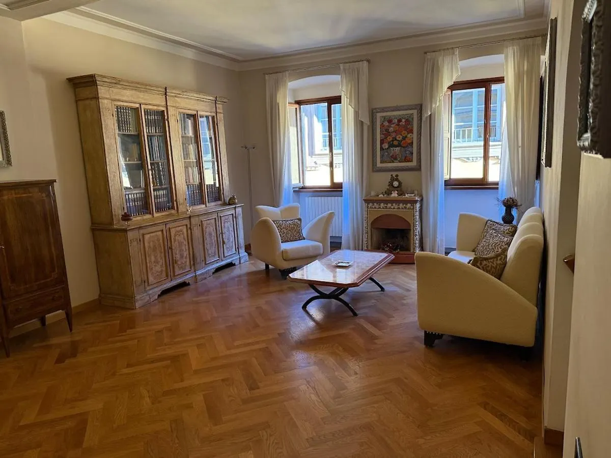 Cuore Antico 12 Apartment ile iletişim